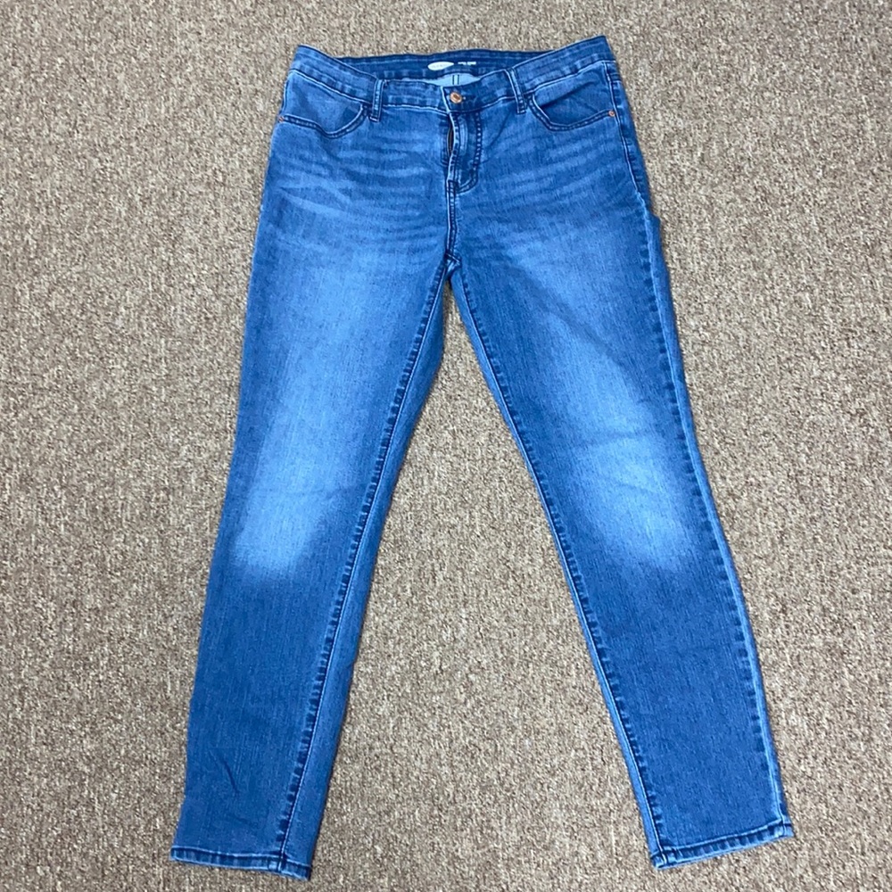 Old Navy Mid-rise Super Skinny size 12 Jean excellent condition